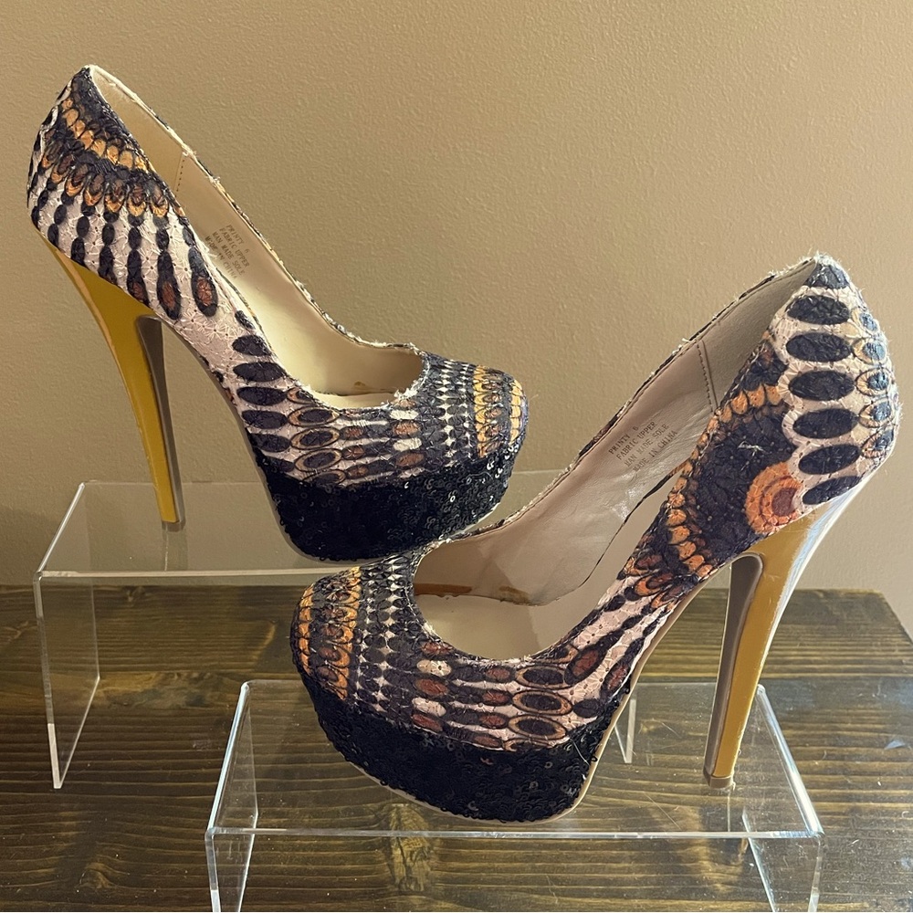 Zigi Soho Stylish Multicolor Platform Heels Size 6.